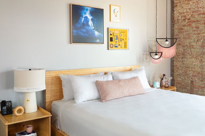 Room 40 of 61
