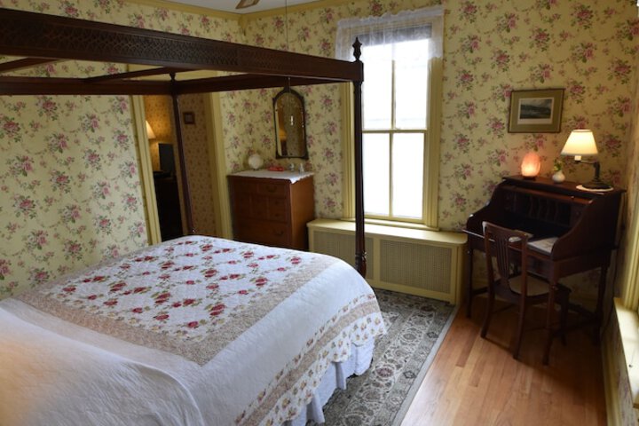 Room 26 of 65