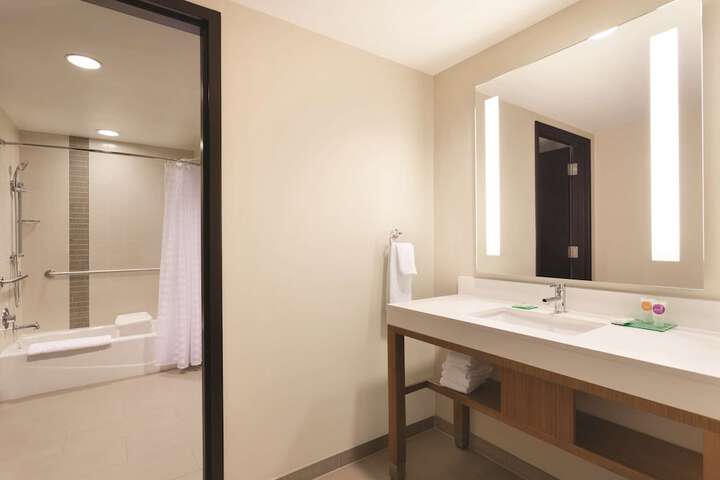 Hyatt Place Buffalo / Amherst