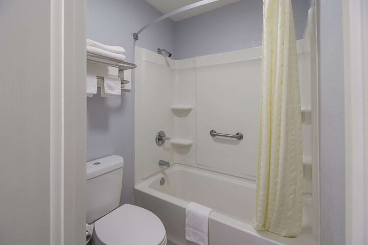 Room 9 of 20