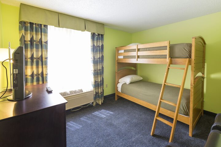 Room 65 of 82