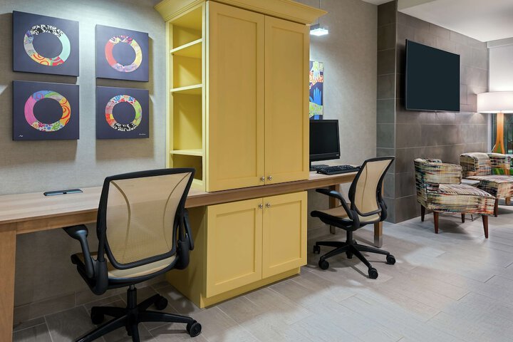 Business Center 42 of 43