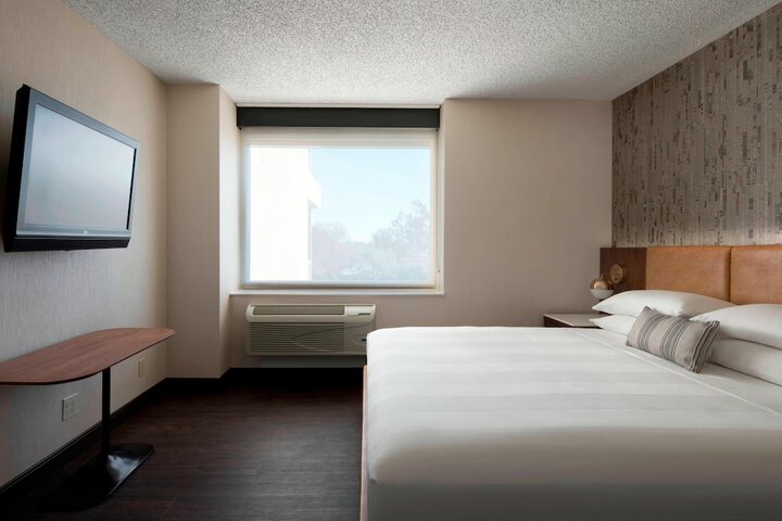 Room 20 of 53