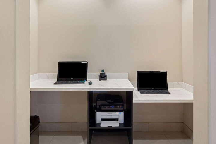 Business Center 46 of 47
