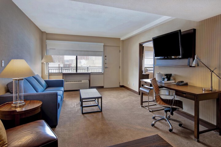 Room 27 of 95