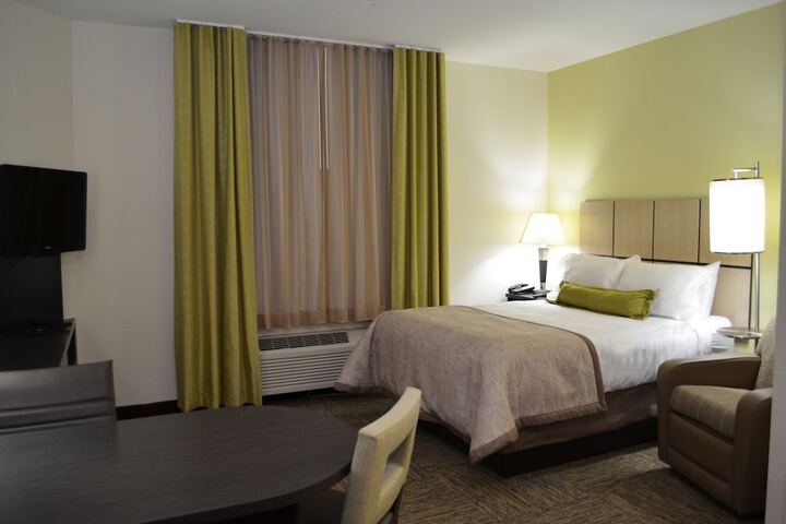 Room 25 of 42