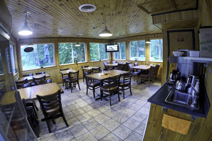 Dining 8 of 8