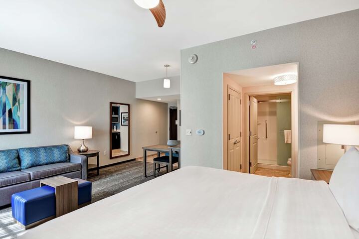 Room 32 of 48