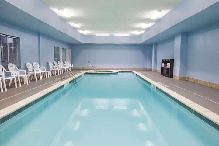 Pool 7 of 60