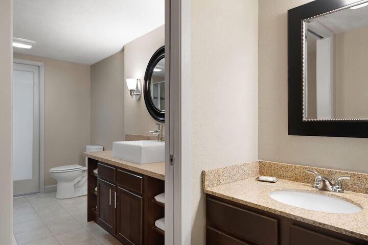 Eastland Suites Hotel & Conference Center Trademark by Wyndham