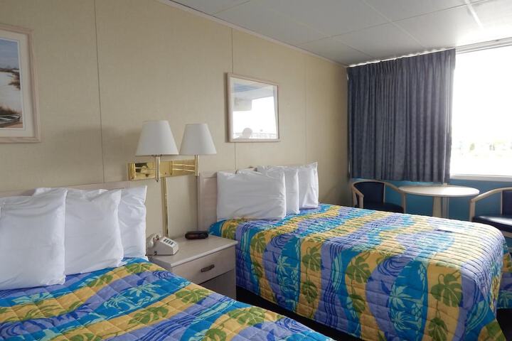 Room 17 of 38