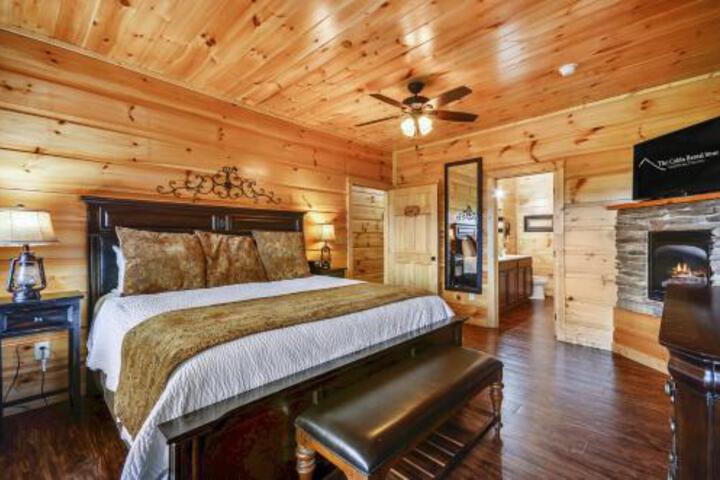 Foxwood Mansion Cabin