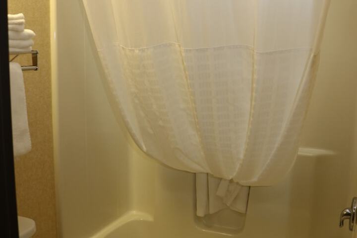 Room 10 of 30