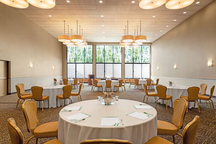 Holiday Inn Boston - Cambridge Area by IHG