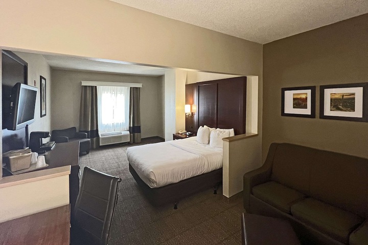 Room 15 of 36