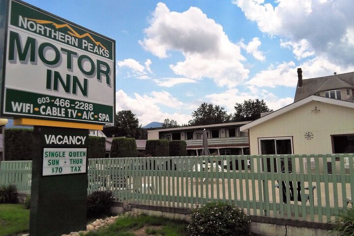 Northern Peaks Motor Inn