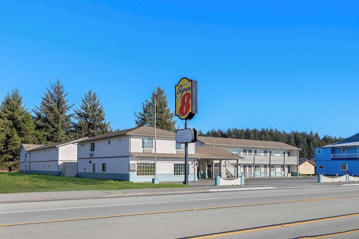 Super 8 by Wyndham Crescent City