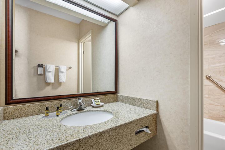 Best Western Plus Otonabee Inn