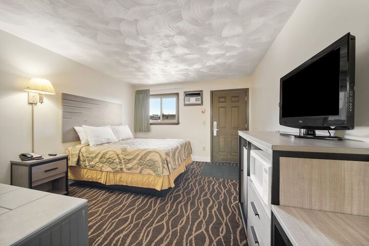 Room 30 of 38