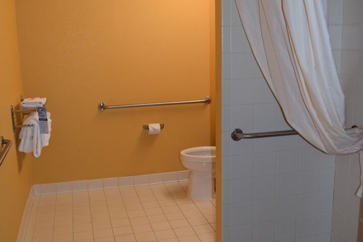 Room 34 of 43