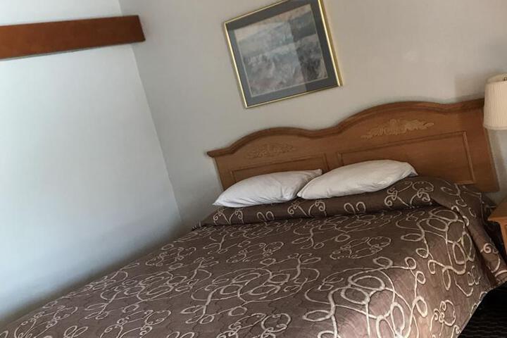 KARAKAHL COUNTRY INN