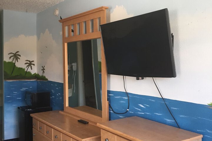 Room 21 of 28