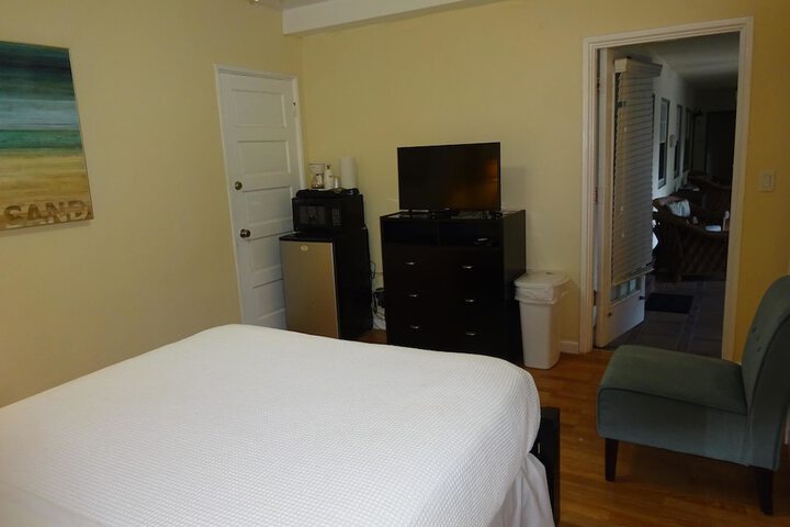 Room 42 of 141