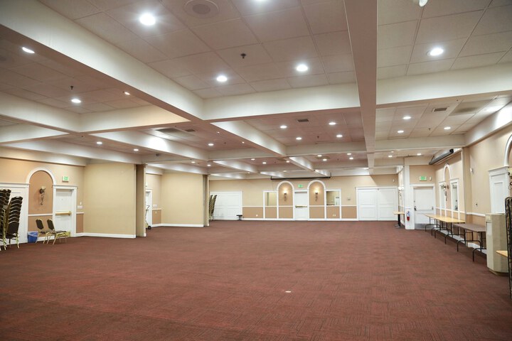 Ballroom/Hall 20 of 24