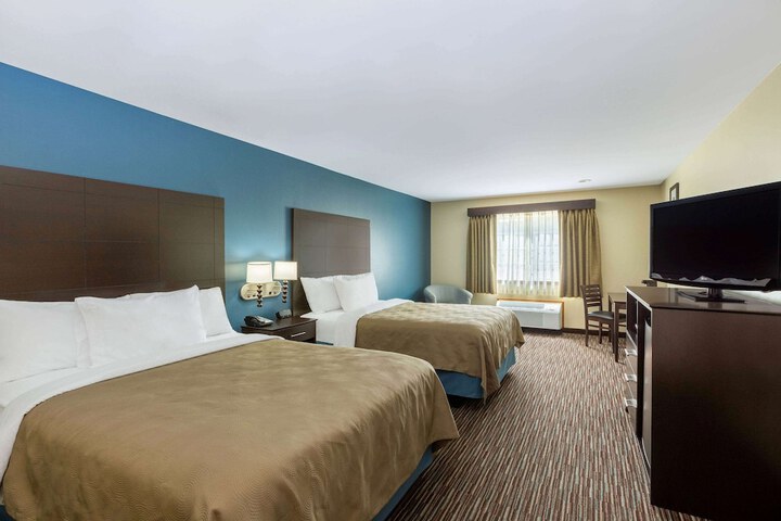 AmericInn by Wyndham Jefferson