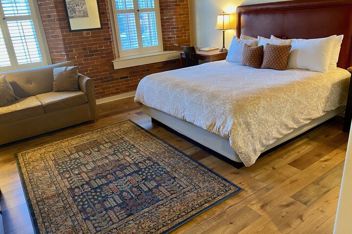 Room 52 of 128