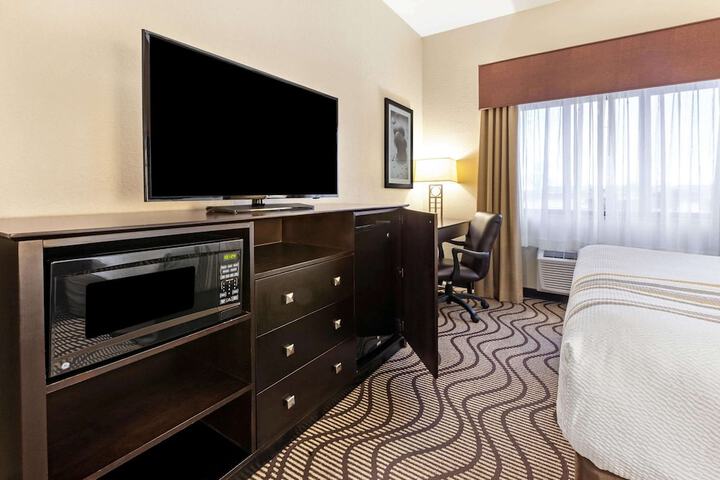 Room 27 of 46