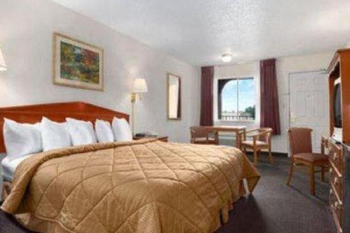 Super 8 by Wyndham Big Spring TX