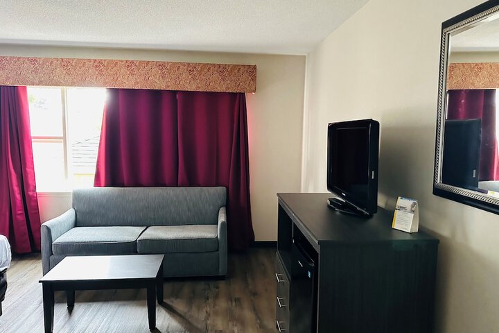 Room 9 of 38