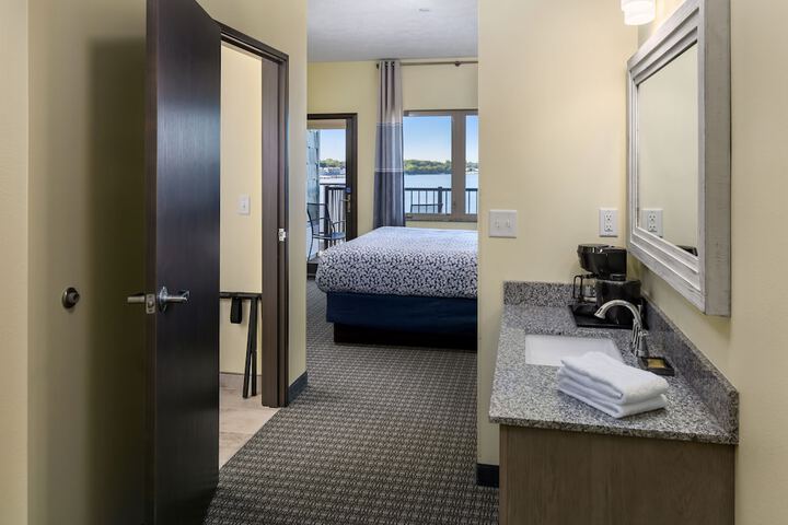Room 76 of 116