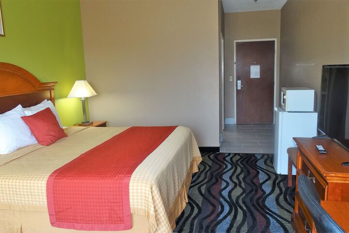 Room 16 of 37