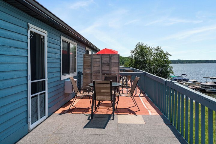Sundeck 140 of 154