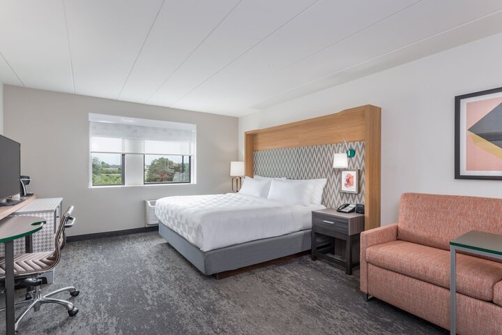Room 28 of 42