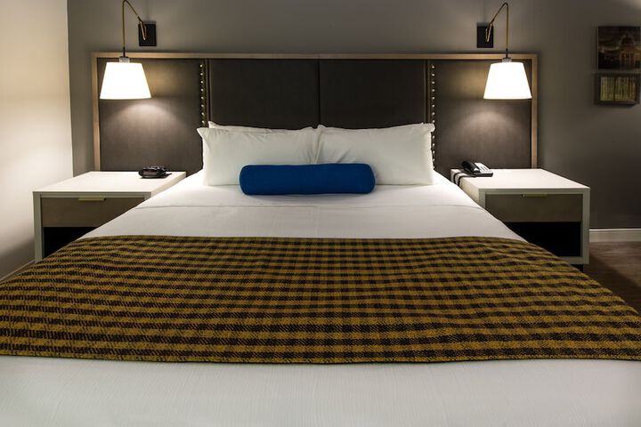 Room 28 of 52