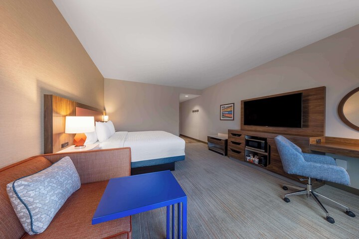 Room 27 of 36