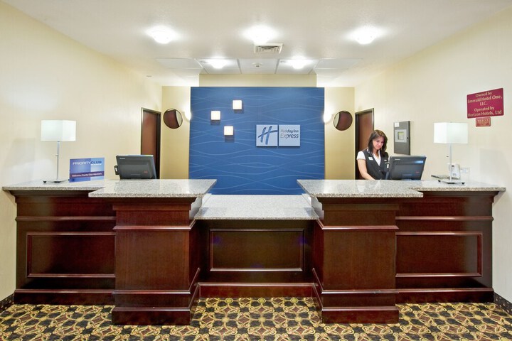 Holiday Inn Express & Suites Willcox by IHG