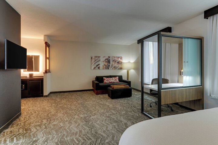 Room 16 of 34