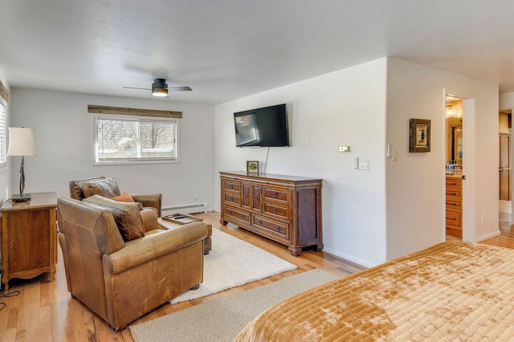 Game Room Media Room & Pool: Luxe Villa in Craig!
