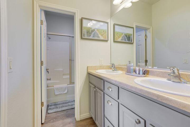 Mesquite Vacation Rental Condo w / Resort Amenities