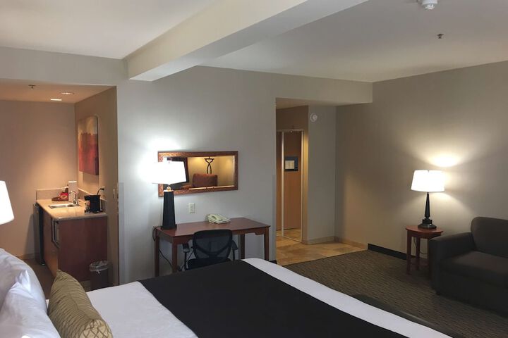 Room 7 of 25