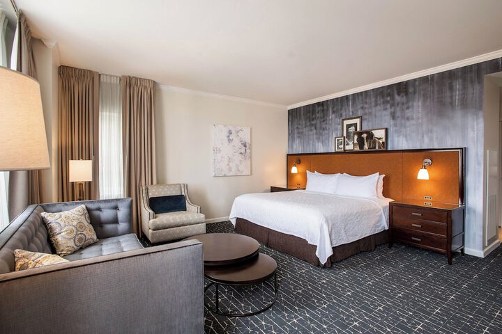 Room 43 of 106