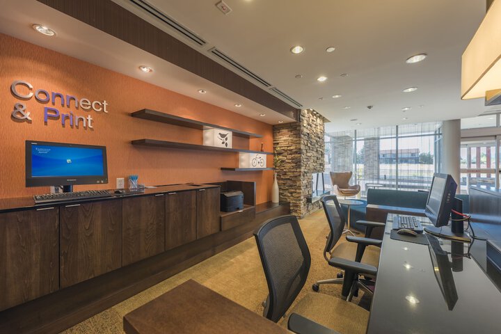 Business Center 33 of 34