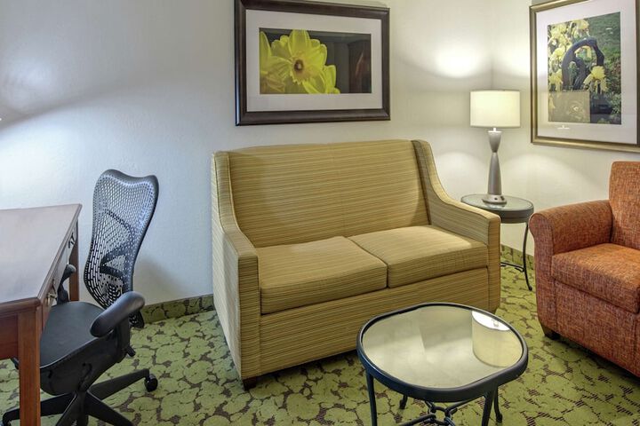 Room 21 of 34