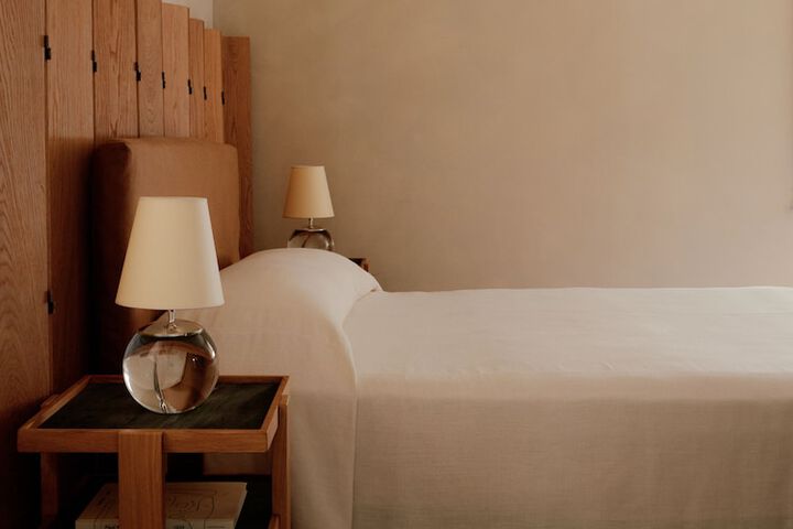 Room 9 of 28