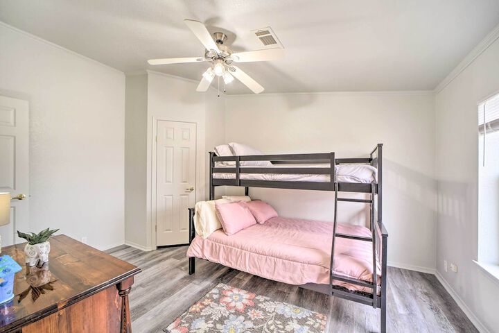Eufaula Escape w / Deck - Steps to Lake!