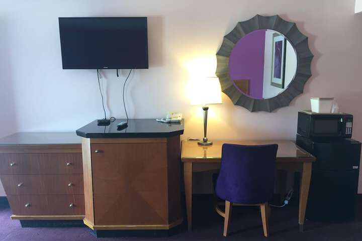 Room 33 of 34